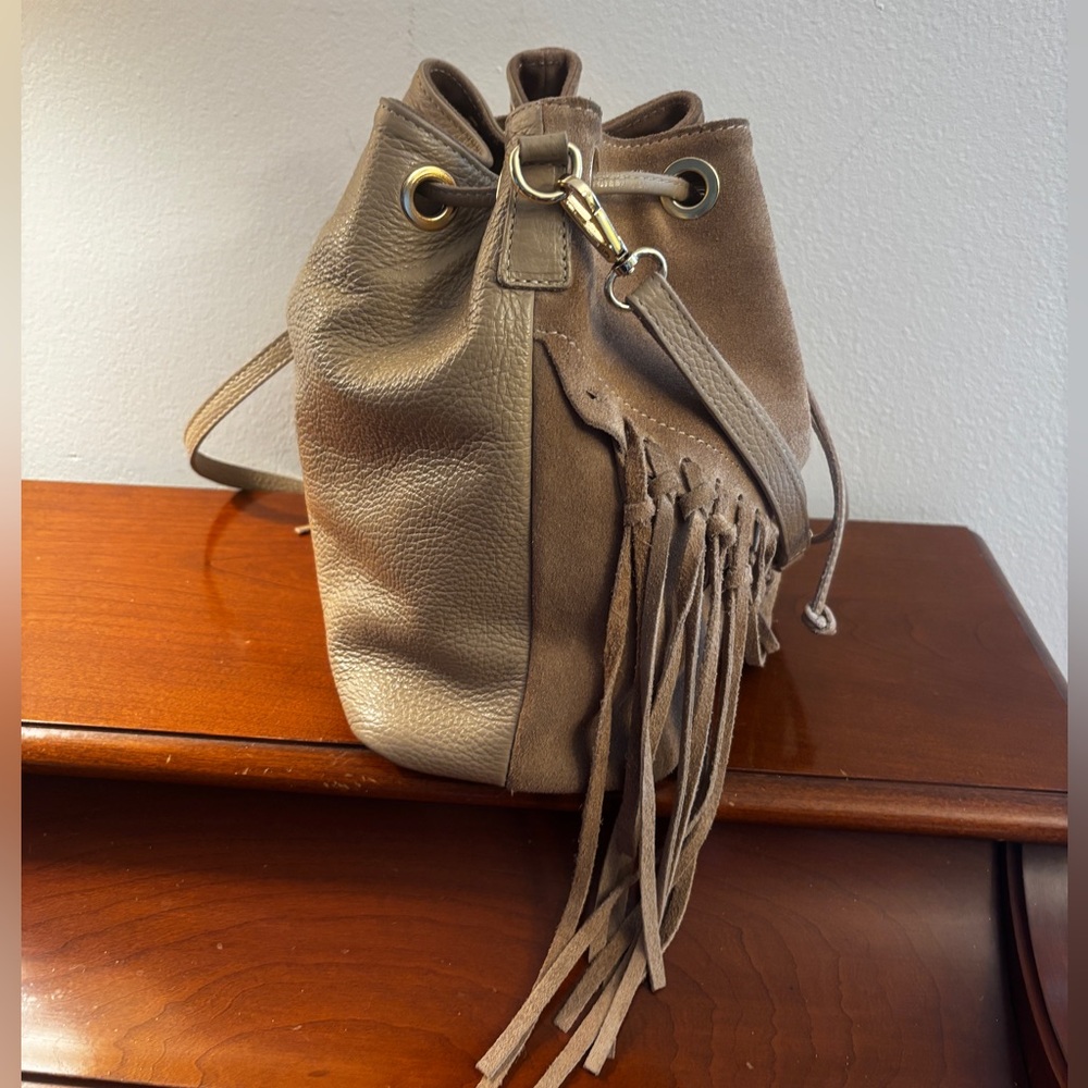 Diva’s Bag Fringe Suede Bucket Bag - Picture 7 of 14